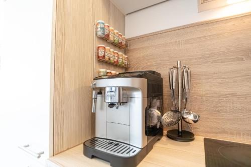 Stylish 1BR with Living Room 9 Min to Downtown Metro Nearby