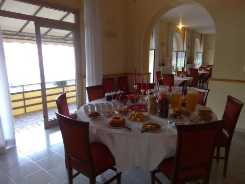 Fotografie z fotogalerie ubytování Albergo Motta v destinaci Sale Marasino