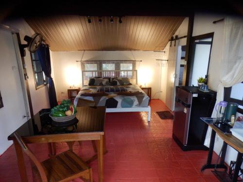 Una cocina o zona de cocina en Koh Mak 9
