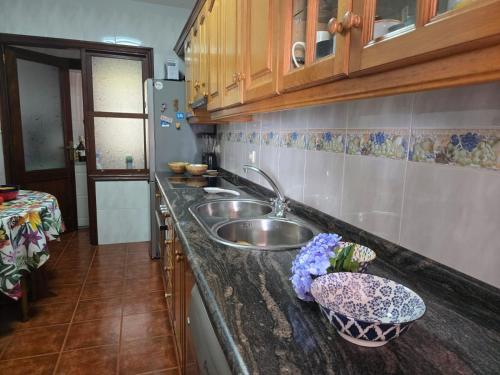 Η κουζίνα ή μικρή κουζίνα στο Lourdes 1 casa compartida solo con la anfitriona