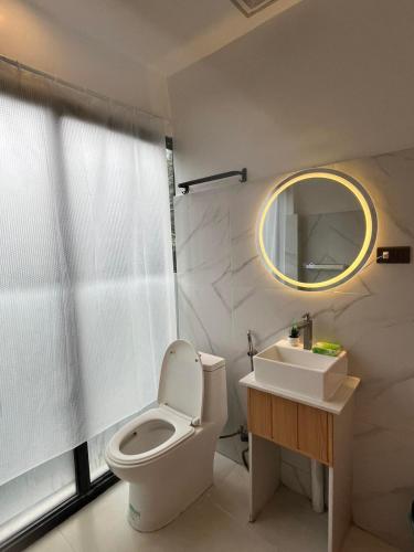 Tiny Uphill Cabinにあるバスルーム