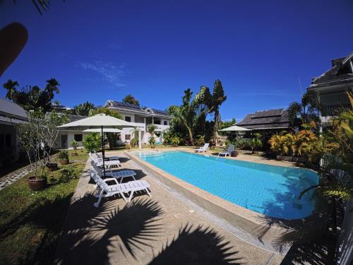 Kolam renang di atau dekat dengan Villa Colina Khao Lak Rooms and Bungalows - Adults Only