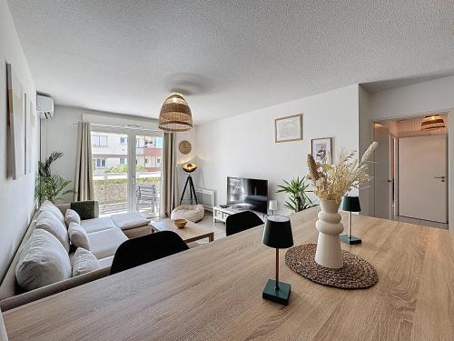 Superbe Appart 2ch, clim, terrasse, pkg, wifi, tv