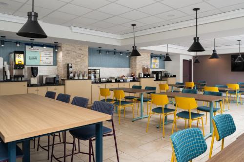 Εστιατόριο ή άλλο μέρος για φαγητό στο Garner Hotel Augusta West by IHG