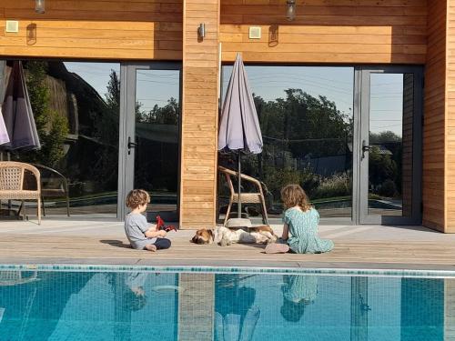 Piscina a YO Guesthouse o a prop