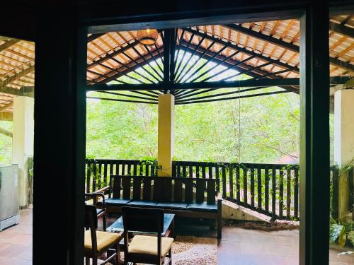 Balkoni atau teres di The Green Terrace