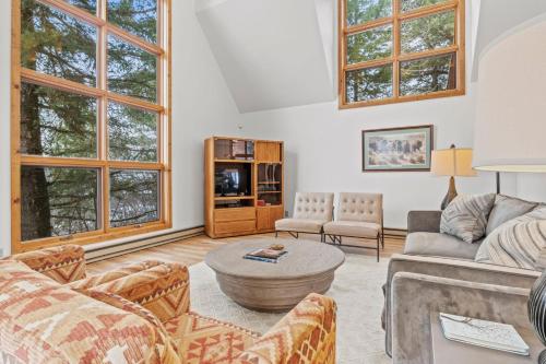 Χώρος καθιστικού στο RMR: Ringer House in Teton Village