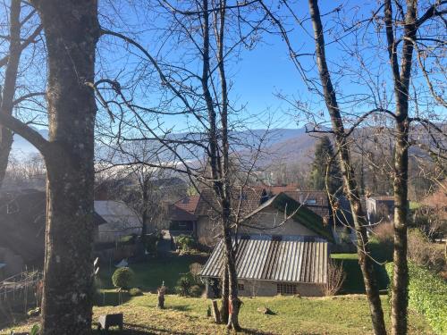 Fotografie z fotogalerie ubytování Maison deux chambres avec grand jardin v destinaci Grésy-sur-Aix
