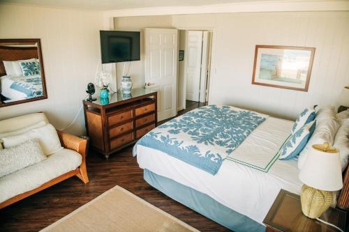 Postel nebo postele na pokoji v ubytování Beachfront Luxurious Hawaiian Oasis