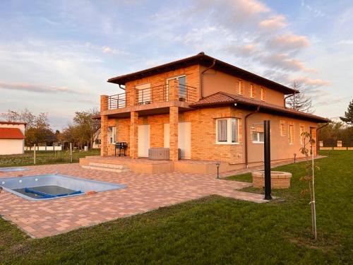 Virág Vendégház Balatonszárszó