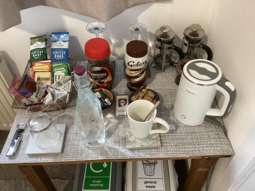 Alba b & bにあるコーヒーまたはお茶