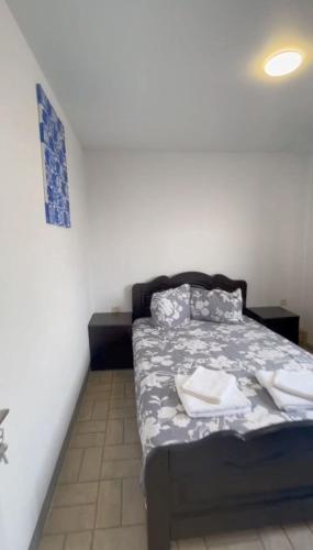 Ένα ή περισσότερα κρεβάτια σε δωμάτιο στο TIRKIUS House