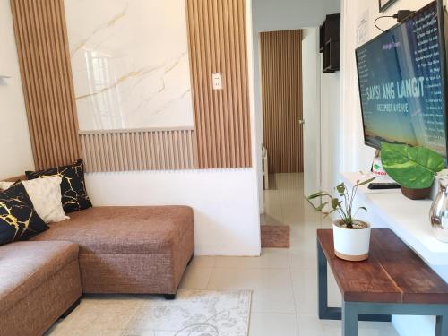 TV a/nebo společenská místnost v ubytování Apartment near Malls