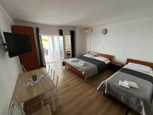 Apartment Frane