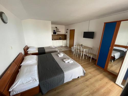 Apartment Frane