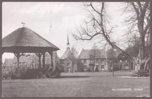a black and white photo of a gazebo with a wheel at Sleep at Hamtingh's aan de Vrijthof in Hilvarenbeek