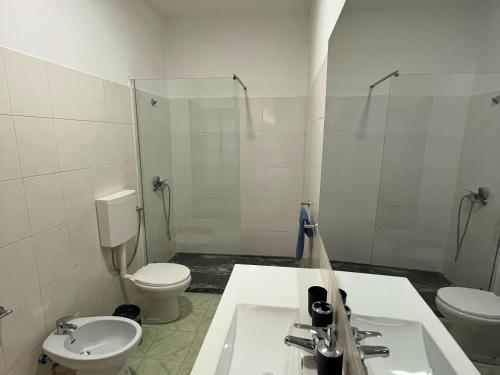 Ένα μπάνιο στο Residencial Alto do Fortim