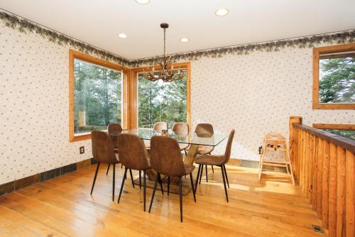 Fotografie z fotogalerie ubytování Spacious Mountain Chalet - Park City, Near 7 Ski Resorts, Game Room, 4 Balconies v destinaci Park City