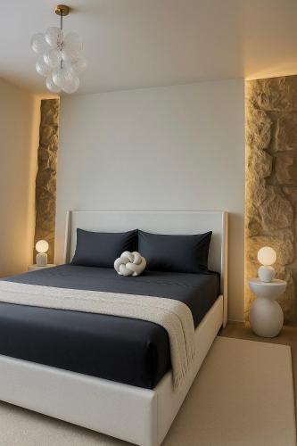 Voodi või voodid majutusasutuse 3 KING Beds Free parking Stay close and stay cozy toas