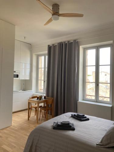 Φωτογραφία από το άλμπουμ του Studio στη Ναρμπόν