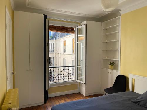 Elegant Parisian Apartment, Marais-Bastille