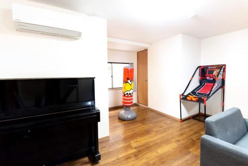 Family-Friendly 200 sqm House Tsutenkaku Tower 22ppl