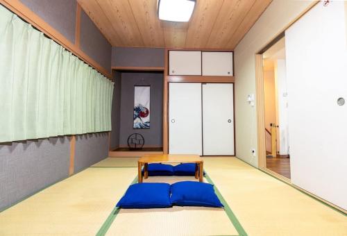Family-Friendly 200 sqm House Tsutenkaku Tower 22ppl