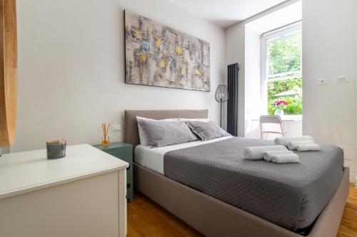 Chic industrial Design apartment by Vatican Museum
