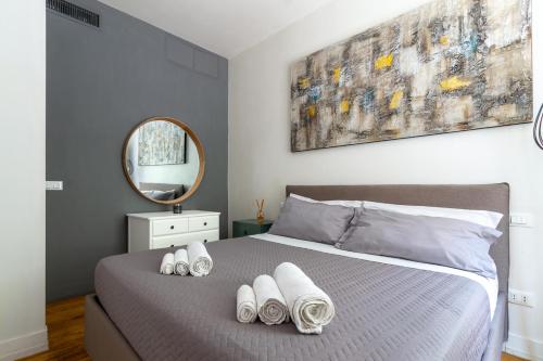 Chic industrial Design apartment by Vatican Museum