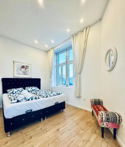 Stylish 3-Bedroom Stay Close to Kaufpark Alterlaa