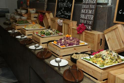 Jídlo v hotelu nebo okolí