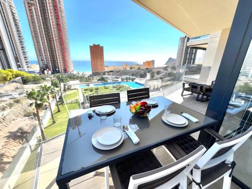 SAKURA LUXURY Poniente Beach