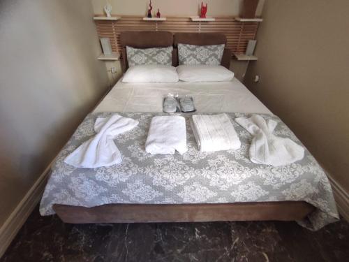 Apartment Glyfada Athens at One o One Seven, bright and spacious apartment located on the first floor with no elevator
