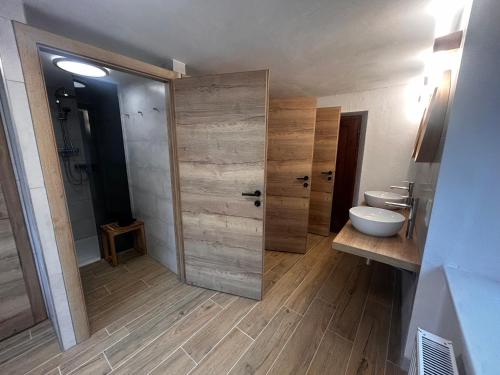 Un baño de Nynke's AlpenNest