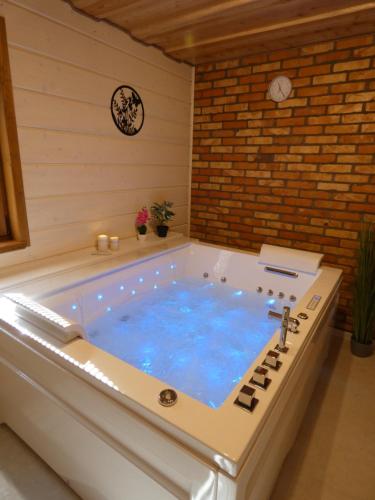 Dom z jacuzzi