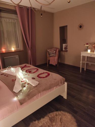 Postel nebo postele na pokoji v ubytování Casanova's Home Love