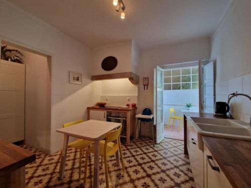 Comfortable beach flat at São Pedro do Estoril
