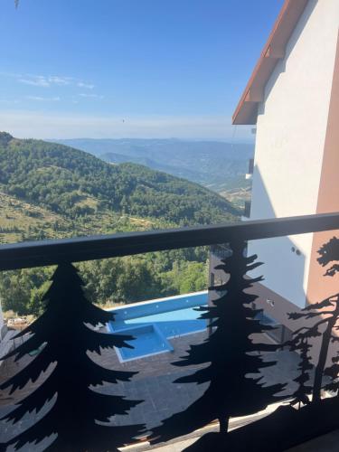 Nespecifikovaný výhled na hory nebo výhled na hory při pohledu z apartmánu