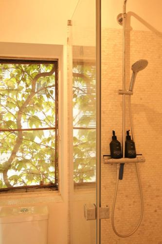 Charming 1BR apartment with balcony & AC, heart of Antibes