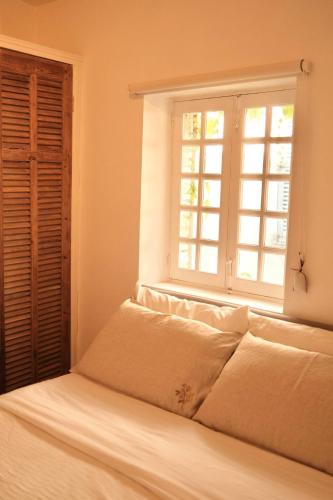 Charming 1BR apartment with balcony & AC, heart of Antibes