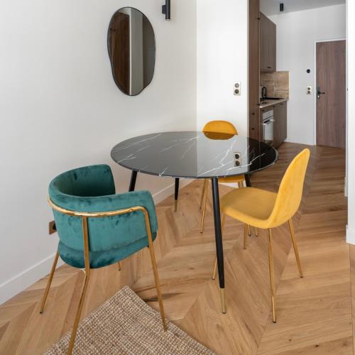 Bright and Cozy Duplex for 4 near Bastille