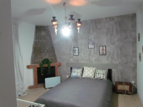 Postel nebo postele na pokoji v ubytování Casa completa cerca del Barco de Avila y Piedrahíta -Casa cruce de los molinos