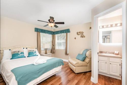 Ένα ή περισσότερα κρεβάτια σε δωμάτιο στο Beachside Pond View Retreat - BC155