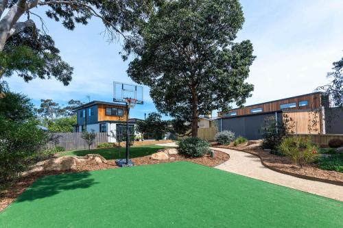 Zahrada ubytování The Pool House - Beach Basketball Table Tennis