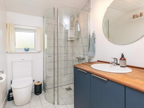 Et badeværelse på 6 person holiday home in Thisted