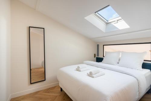 Stylish Duplex for 4 in Bastille Paris