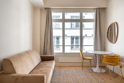 Stylish Duplex for 4 in Bastille Paris