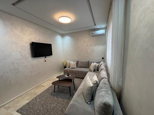 Μια τηλεόραση ή/και κέντρο ψυχαγωγίας στο Studio Jasmine