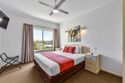 Ένα ή περισσότερα κρεβάτια σε δωμάτιο στο Comfort Inn Robe