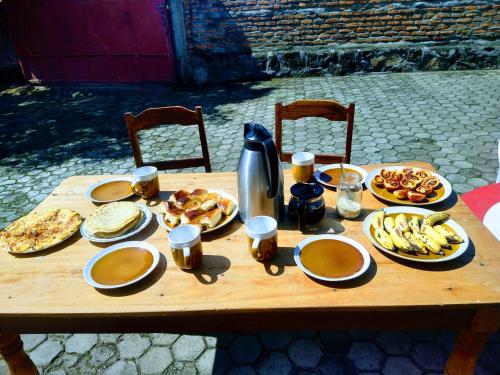 Mad i den private indkvartering eller i nærheden